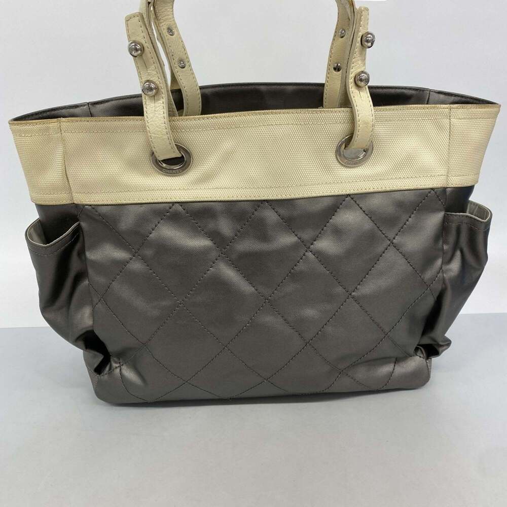 CHANEL Cream Leather Tote Bag - Picture 12 of 13
